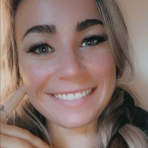 Meet your Posher, Michaela